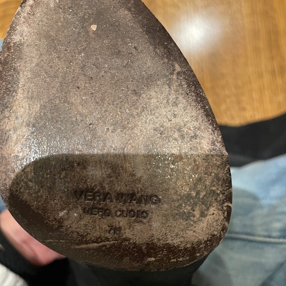 Vera Wang- peep toe heels with bow in back Size 7 - Picture 13 of 13